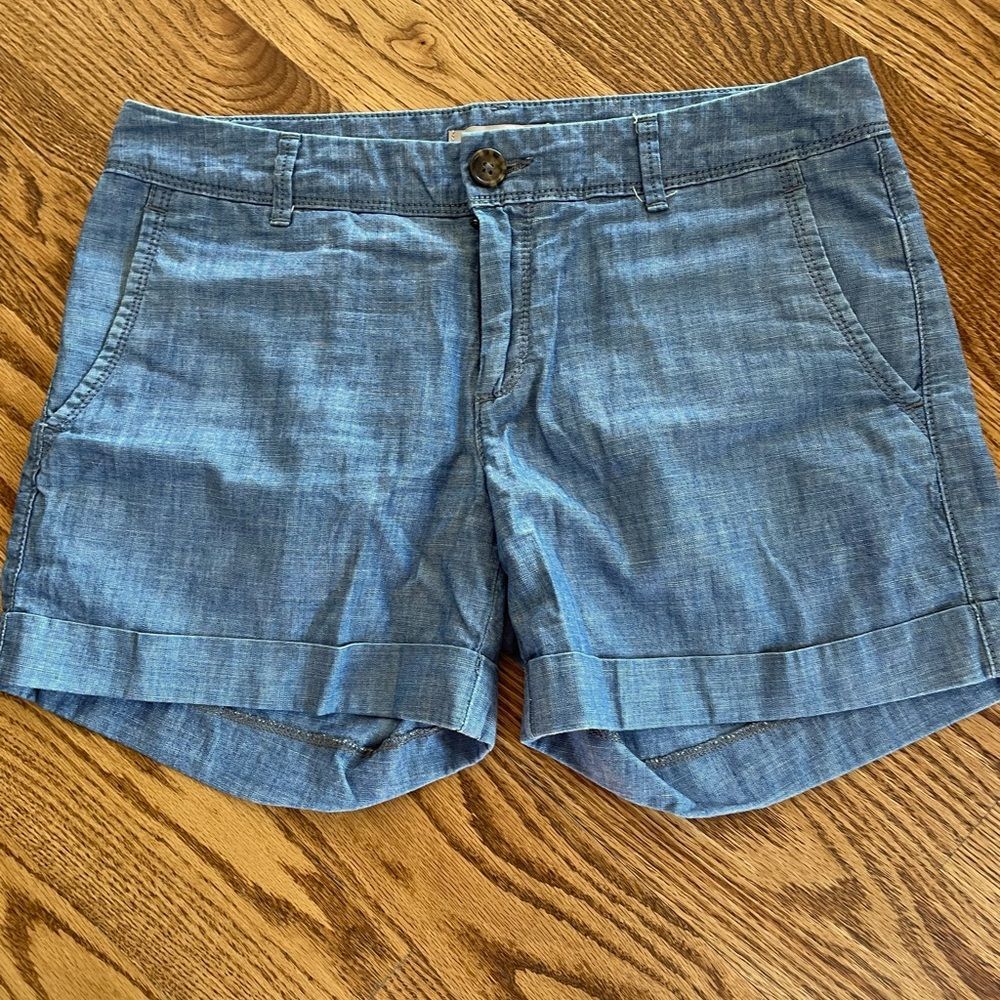 Banana Republic Women’s 4 Shorts
